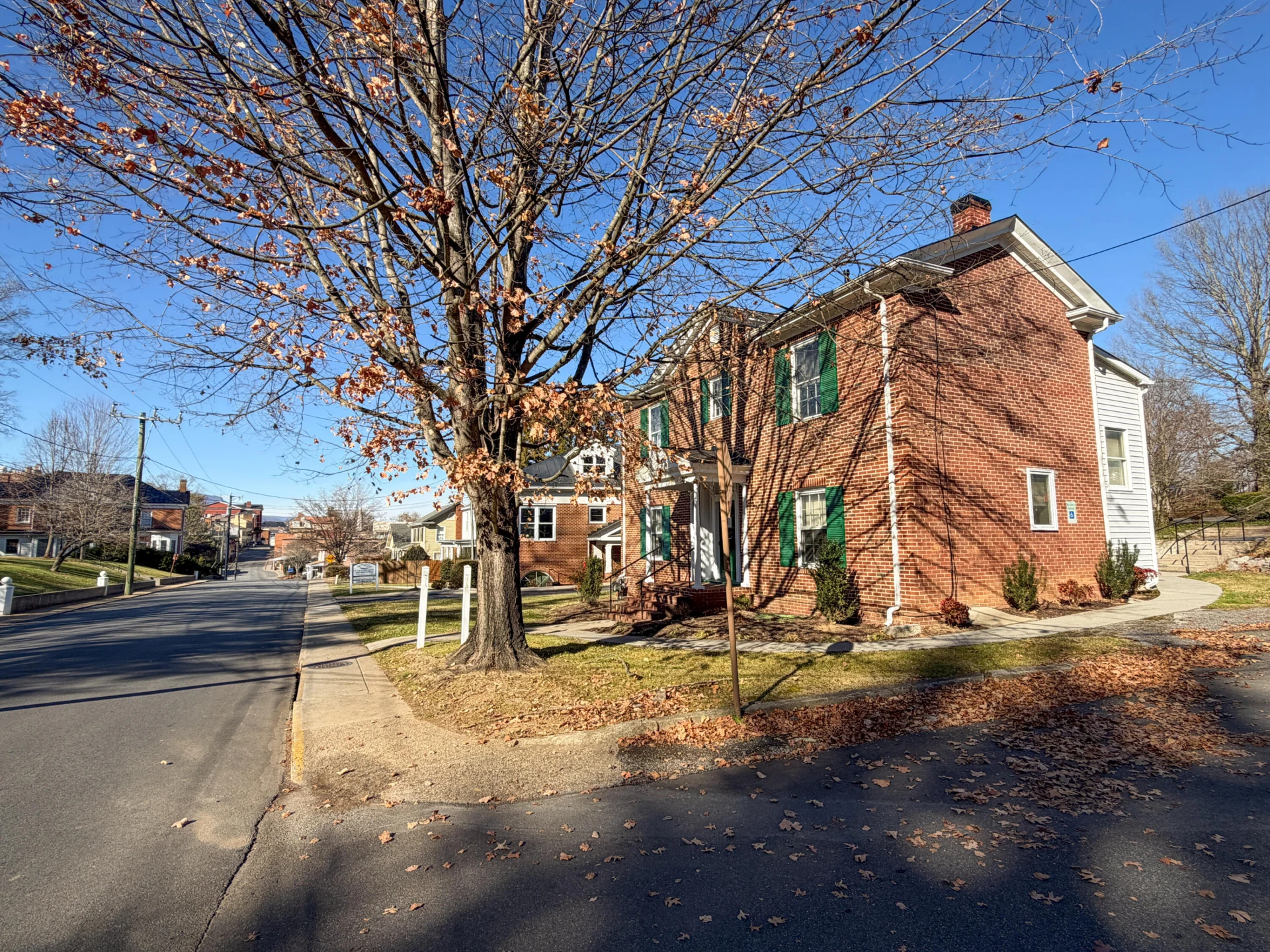 210 E Washington St - Photo 4