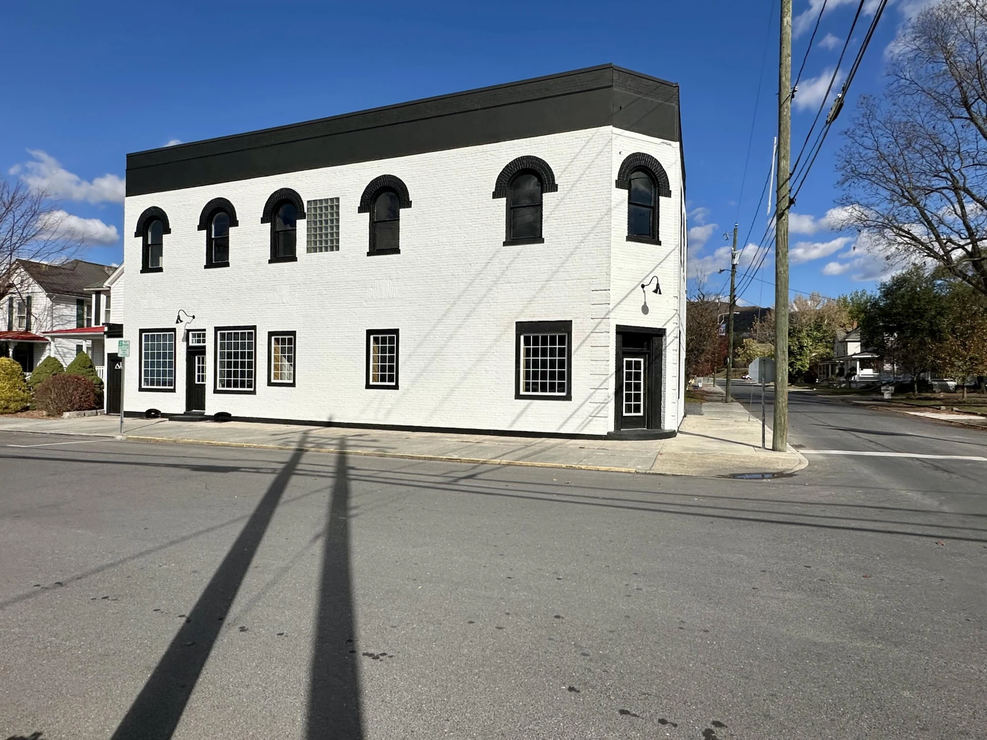 201 N Court Ave - Photo 2