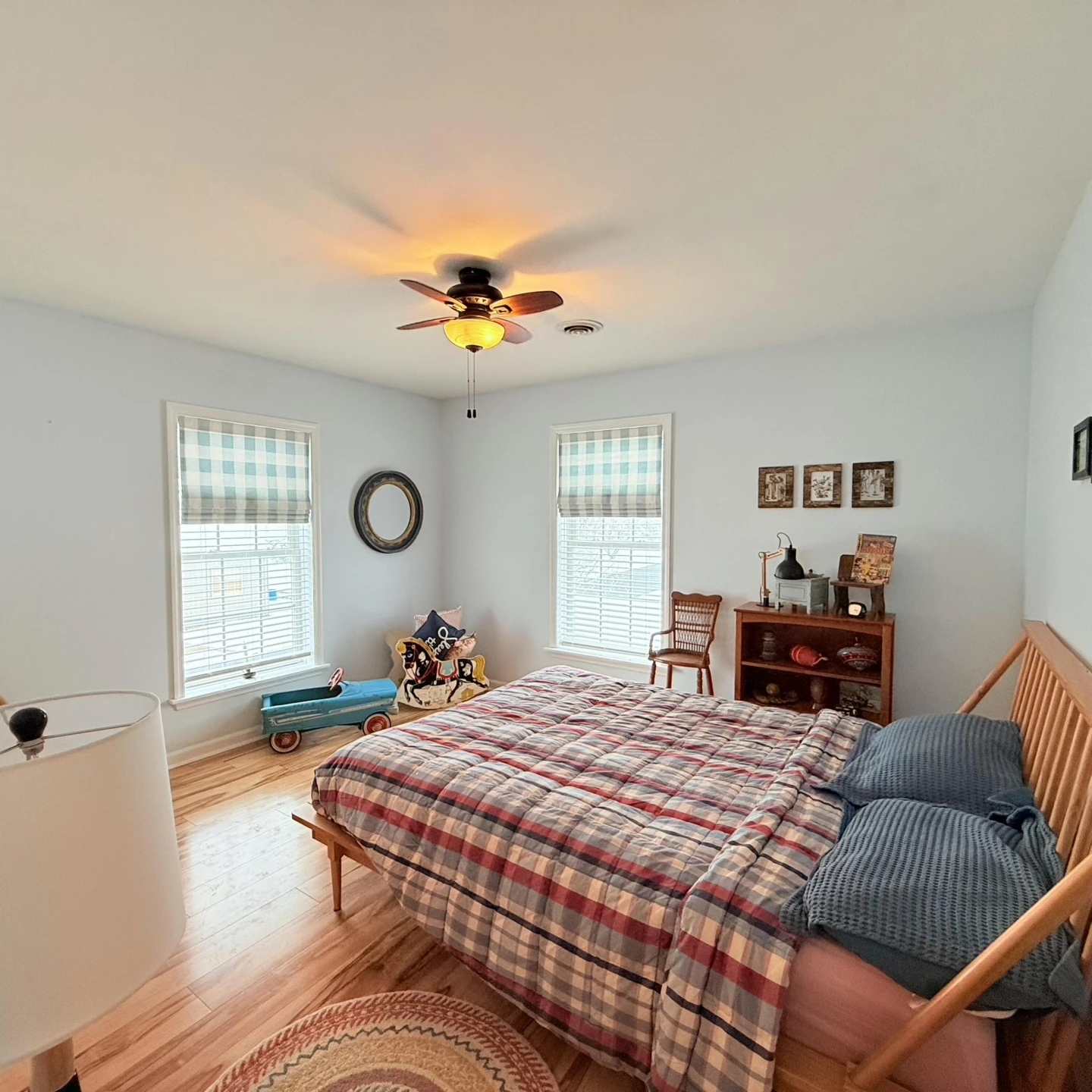 1796 Forest Ave - Photo 2