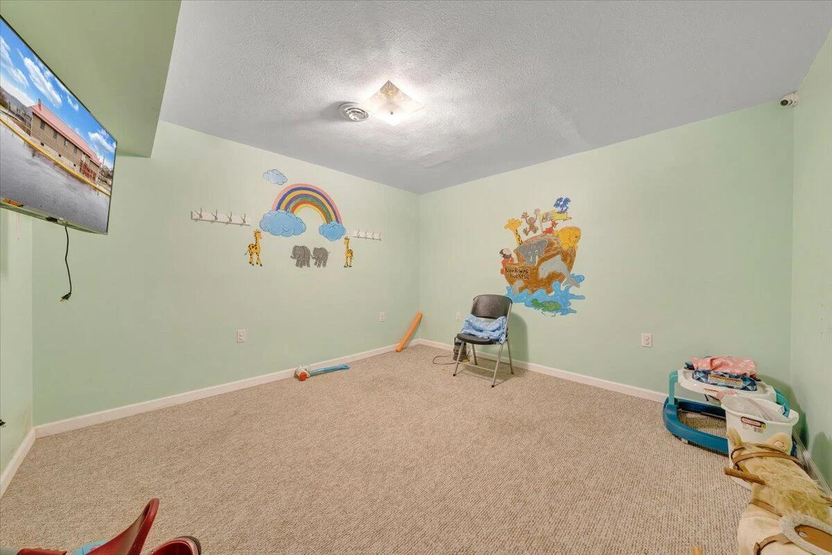 418 N Beverly Ave - Photo 18