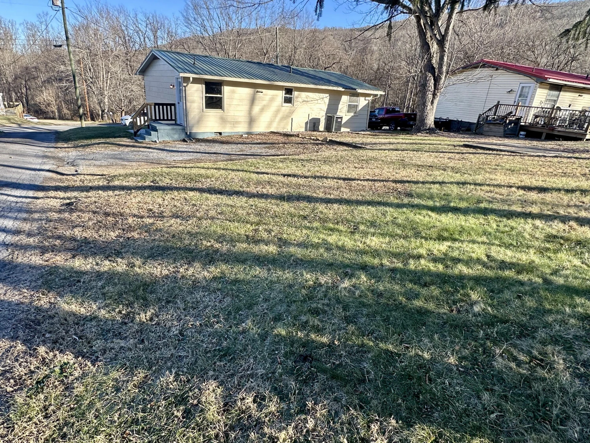 905 E Cypress St - Photo 4