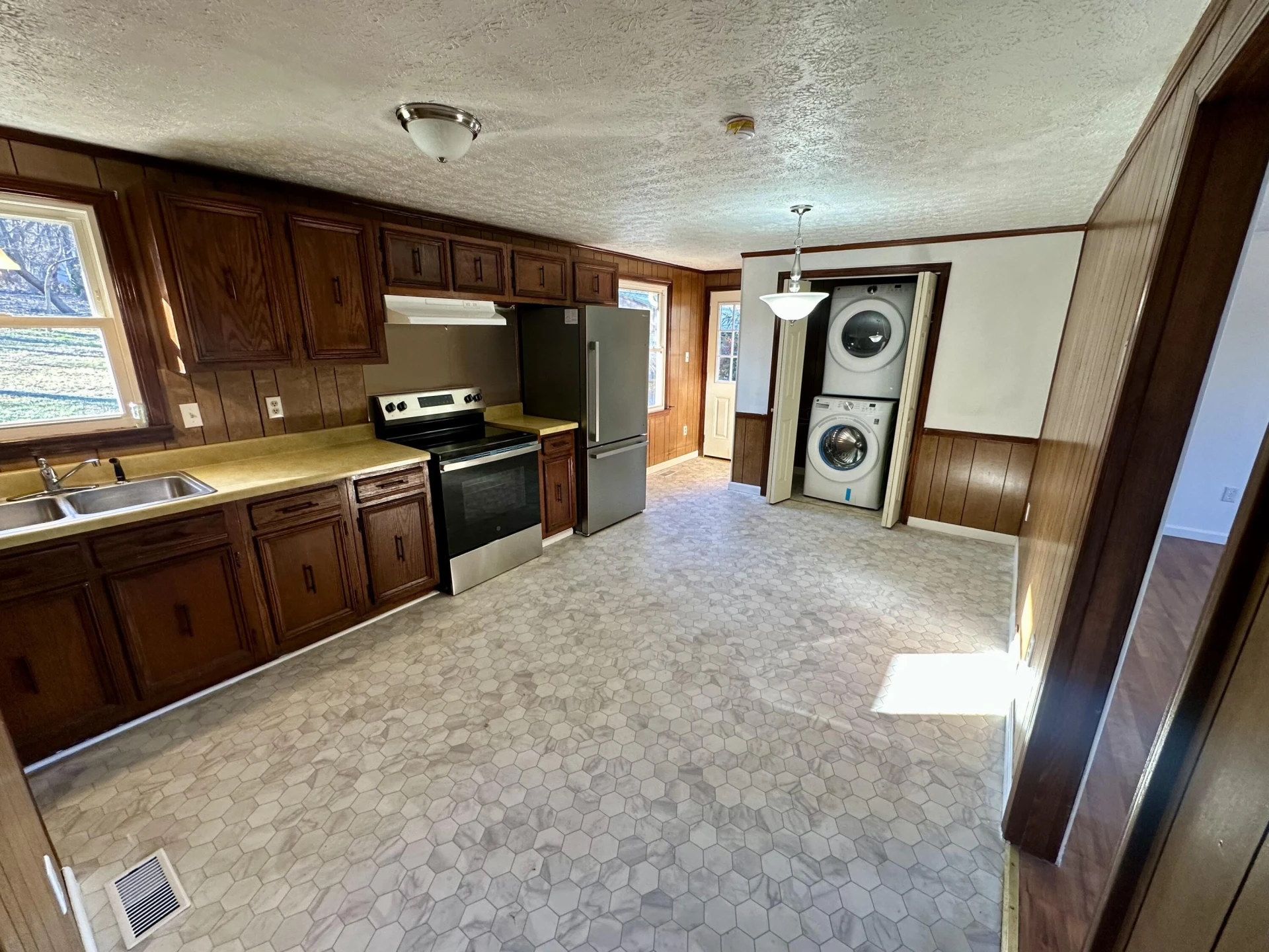 905 E Cypress St - Photo 6