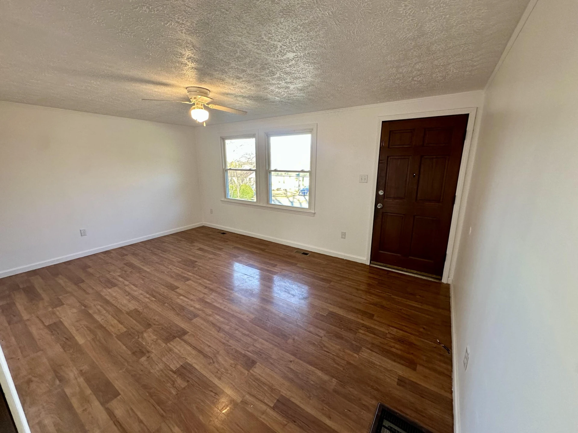 905 E Cypress St - Photo 8