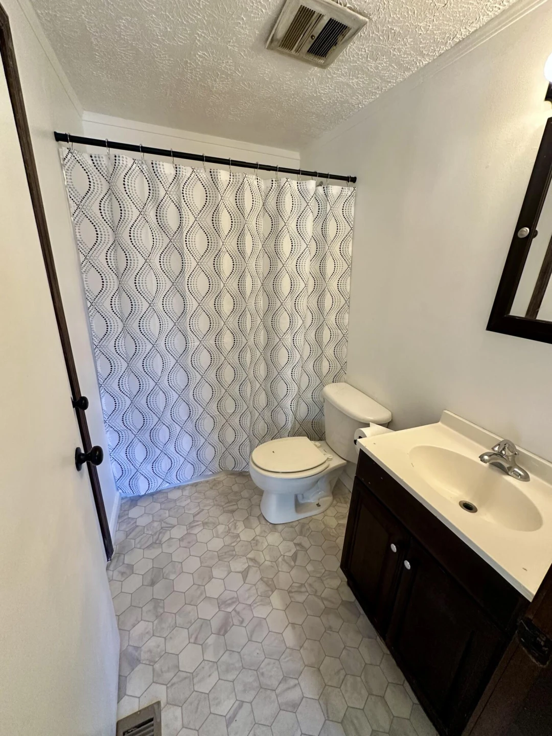 905 E Cypress St - Photo 9