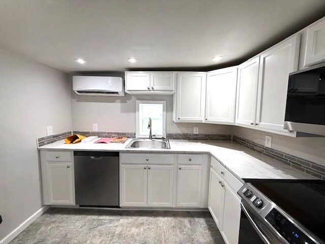 338 E Pine St - Photo 9