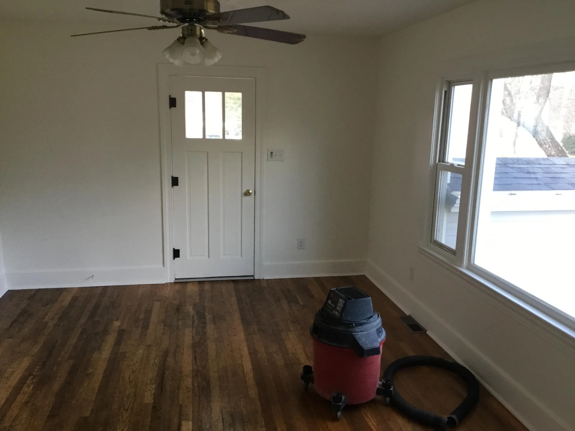 364 Elm Ave - Photo 2