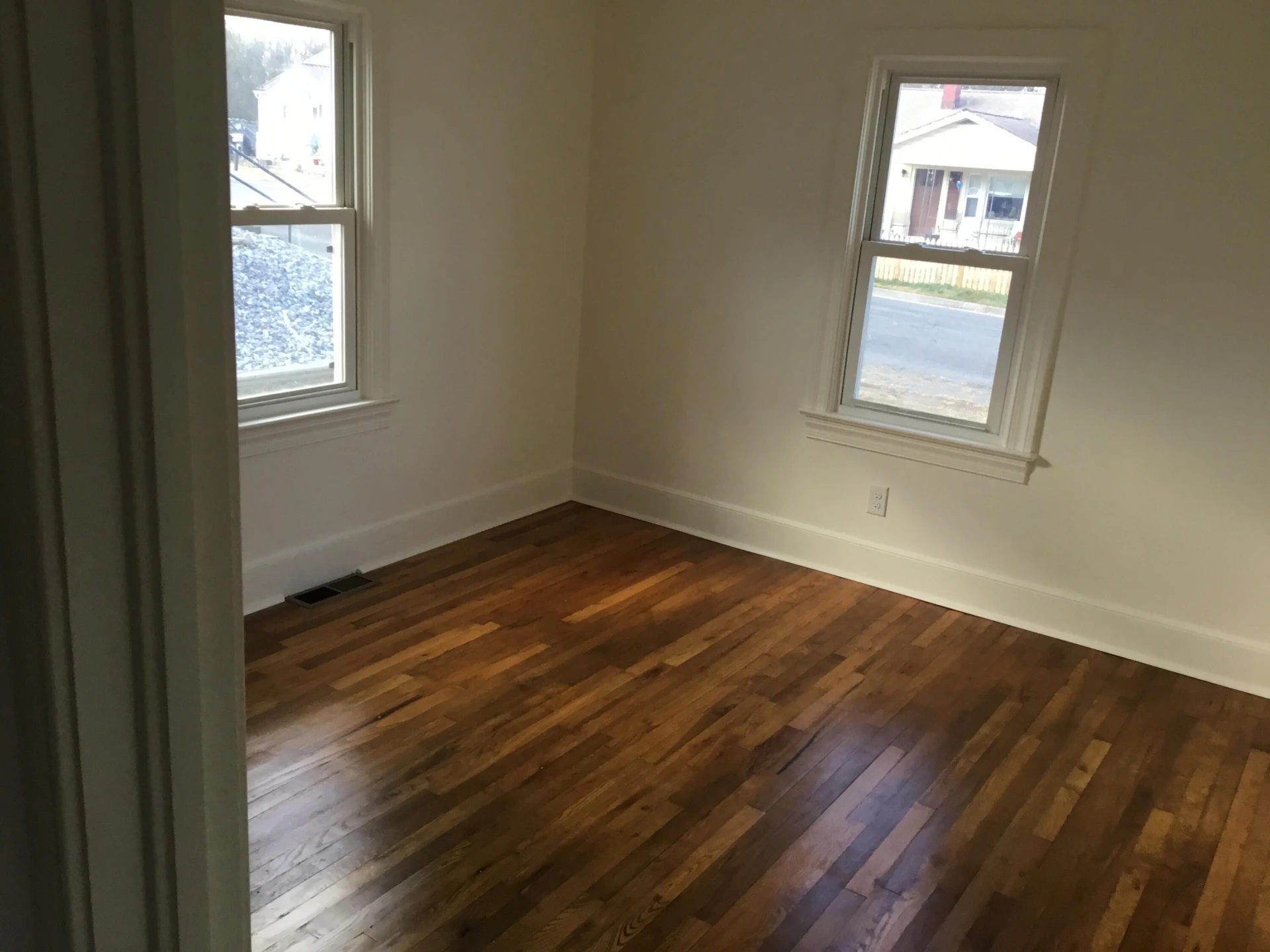 364 Elm Ave - Photo 4