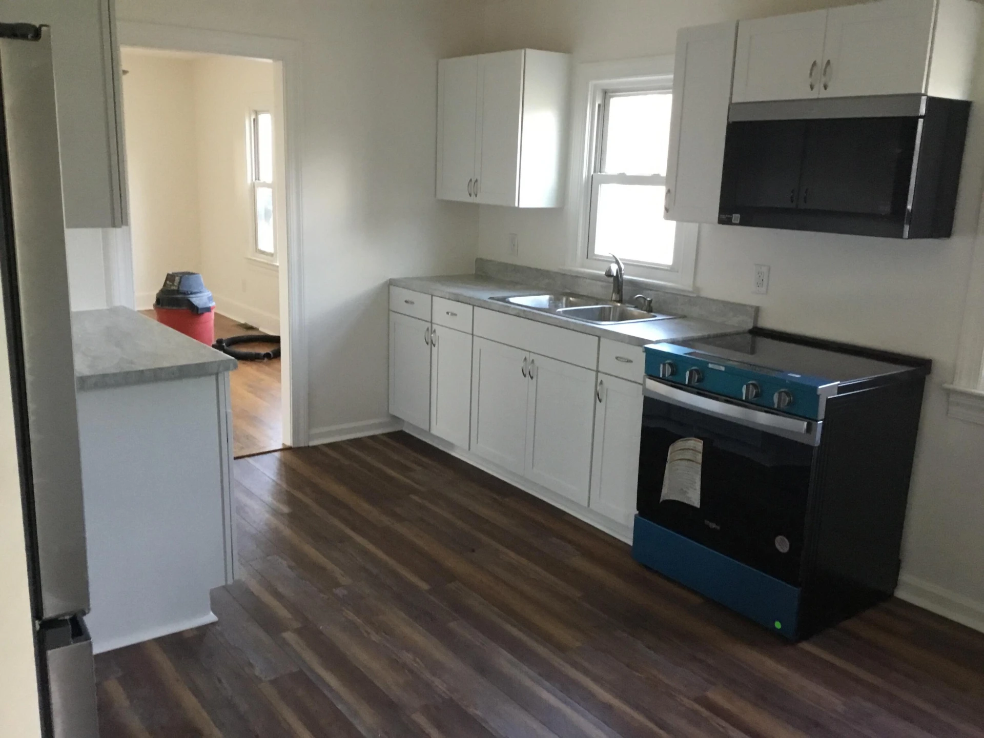 364 Elm Ave - Photo 6