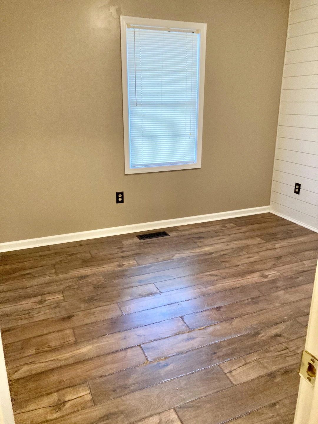 233 E 36 St - Photo 12