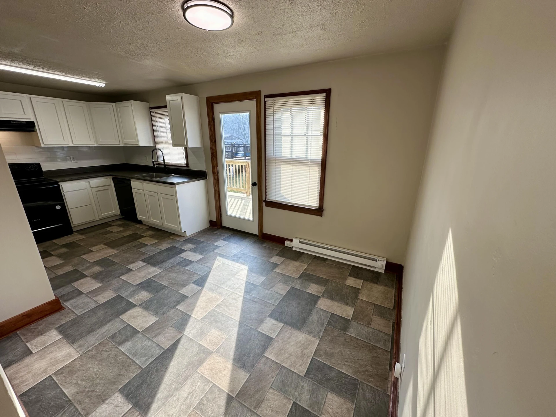 327 E Gordon St - Photo 7