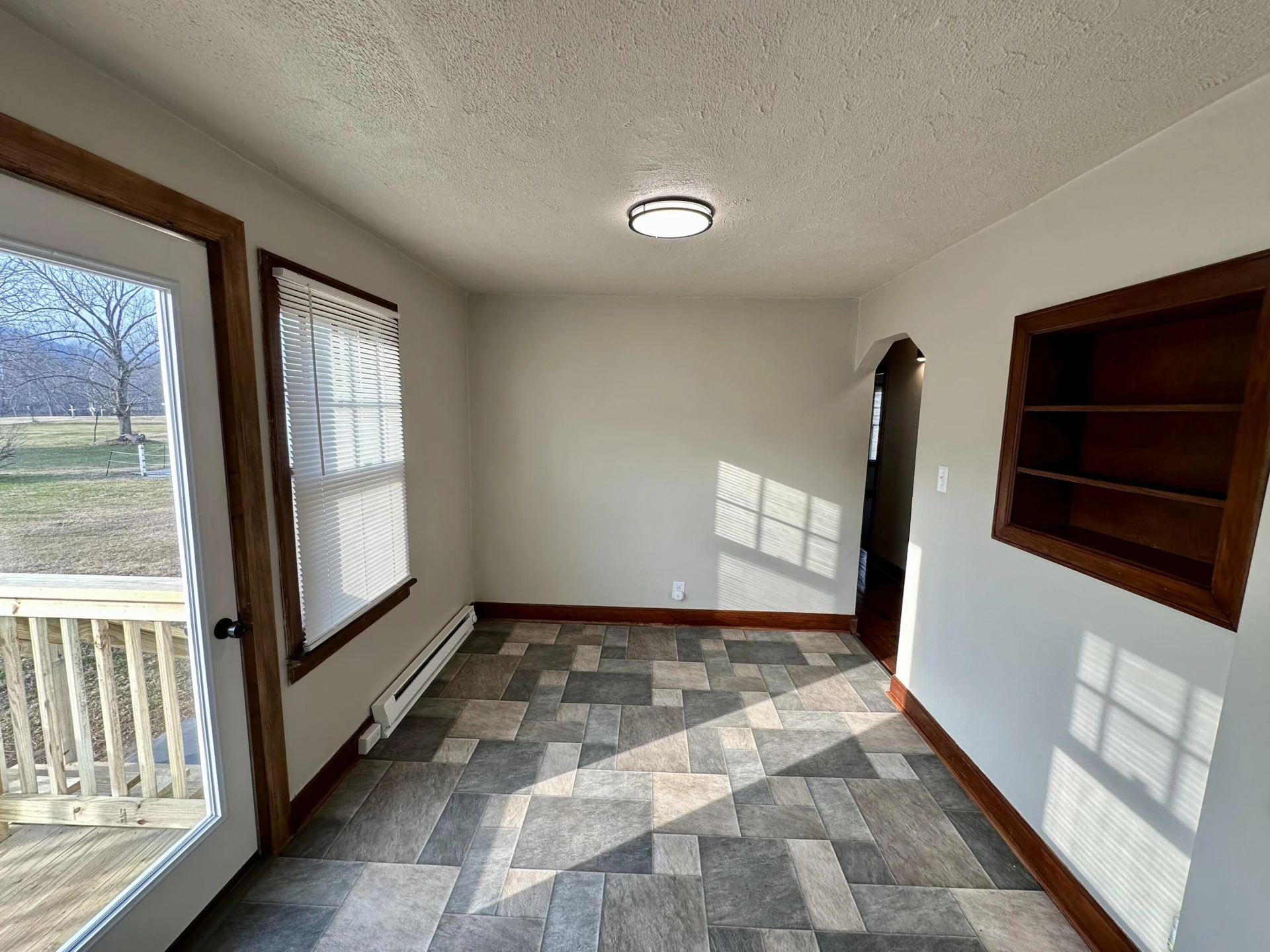 327 E Gordon St - Photo 9
