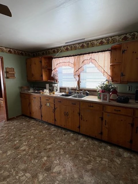 1369 Maple Ave - Photo 3