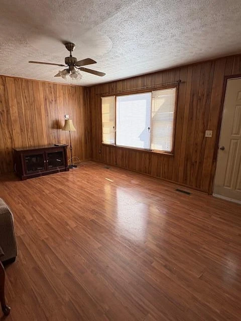1369 Maple Ave - Photo 5
