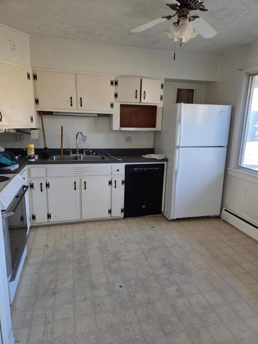 411 E Fairlawn Dr - Photo 2