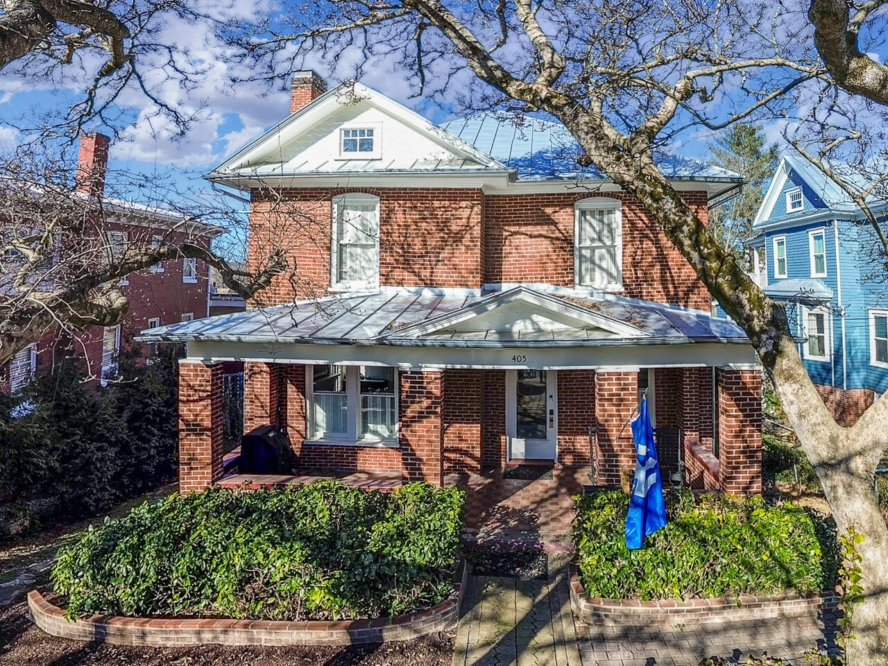 405 S Main St