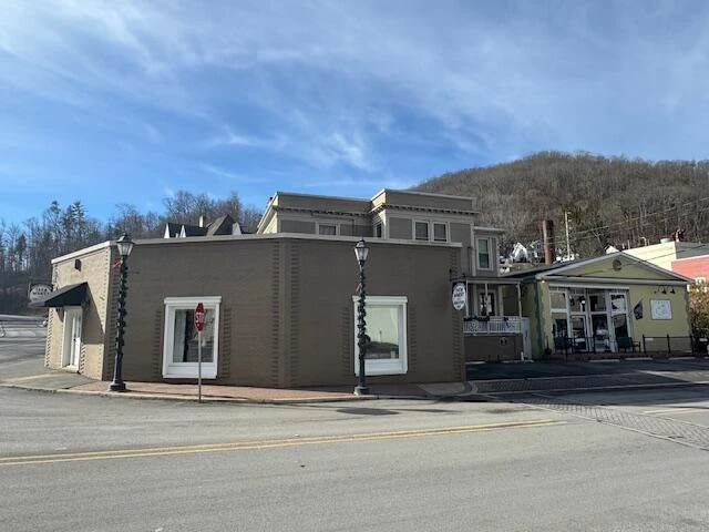 2840 Main St - Photo 4
