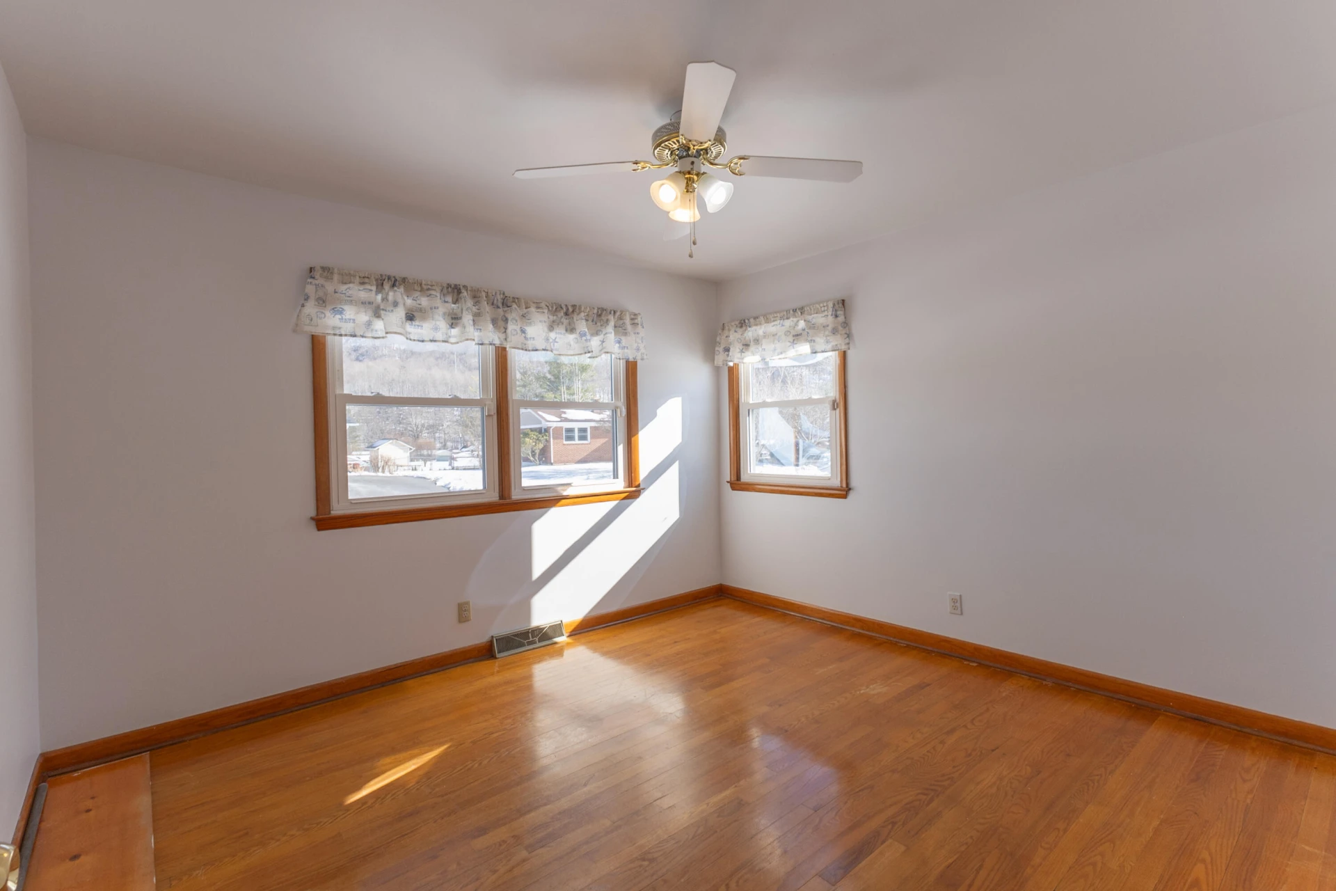 401 Corner Dr - Photo 6