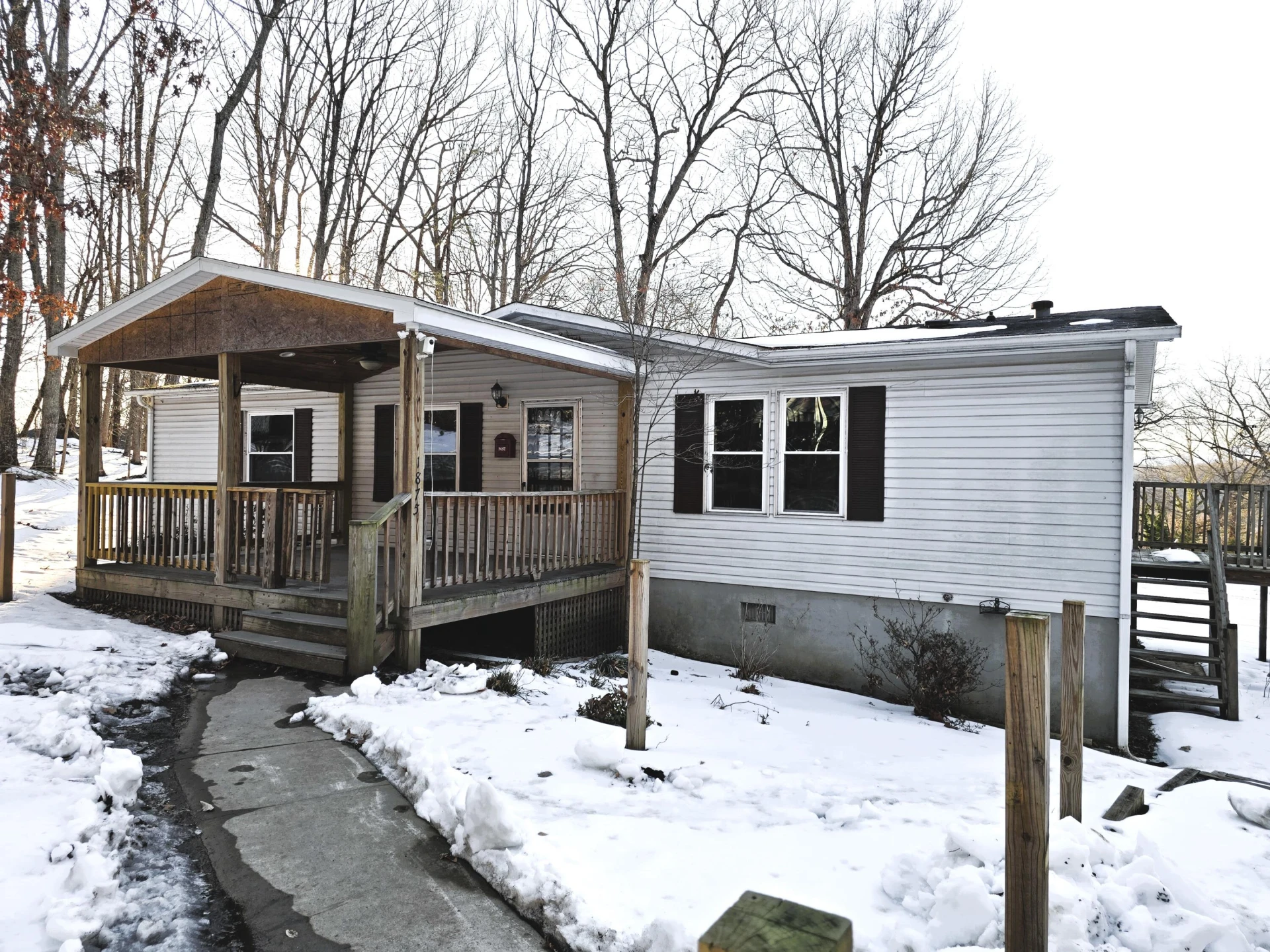 1875 Holly Ave - Photo 2