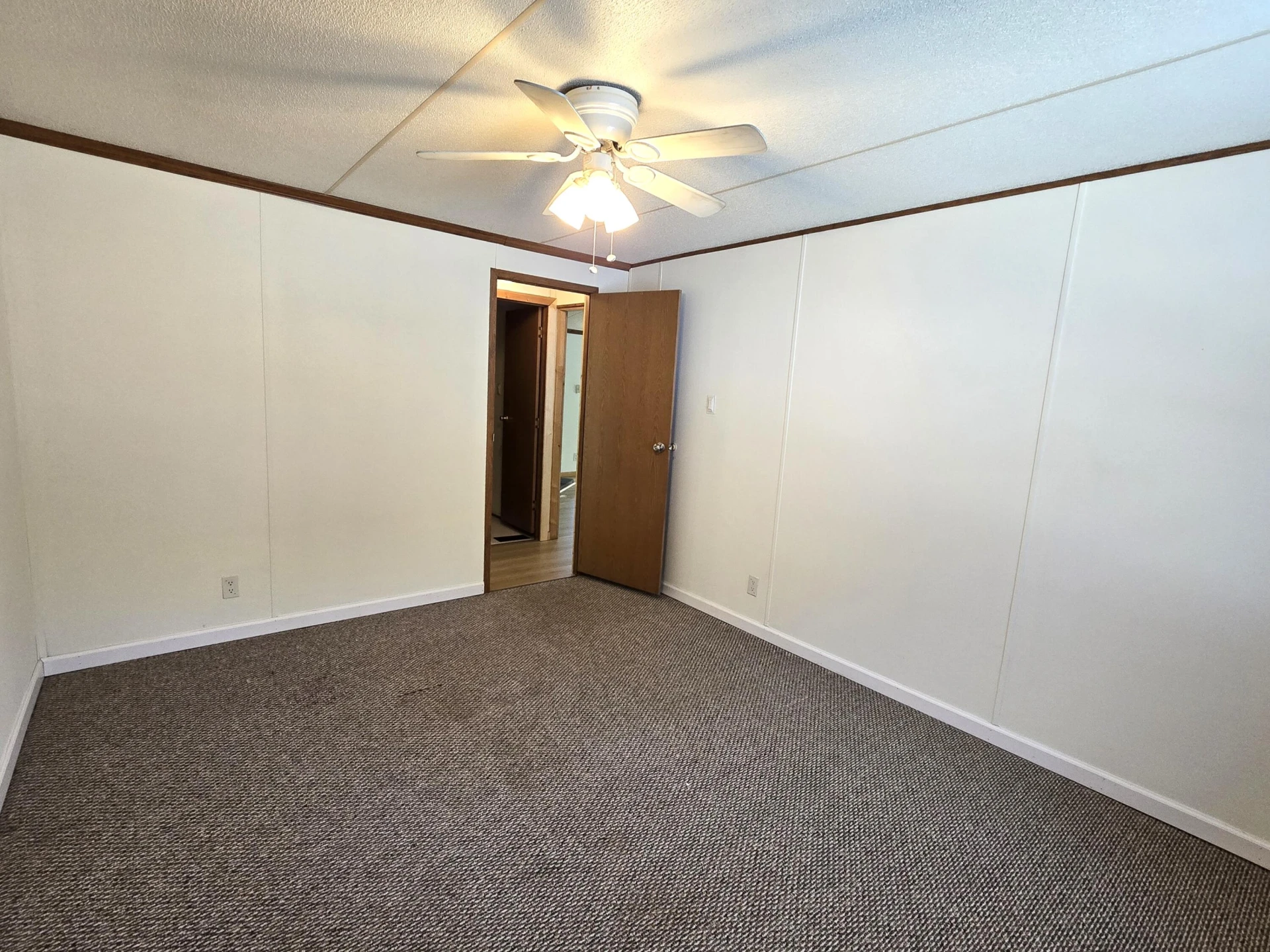 1875 Holly Ave - Photo 32