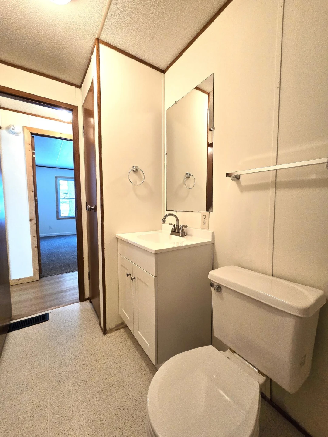 1875 Holly Ave - Photo 33