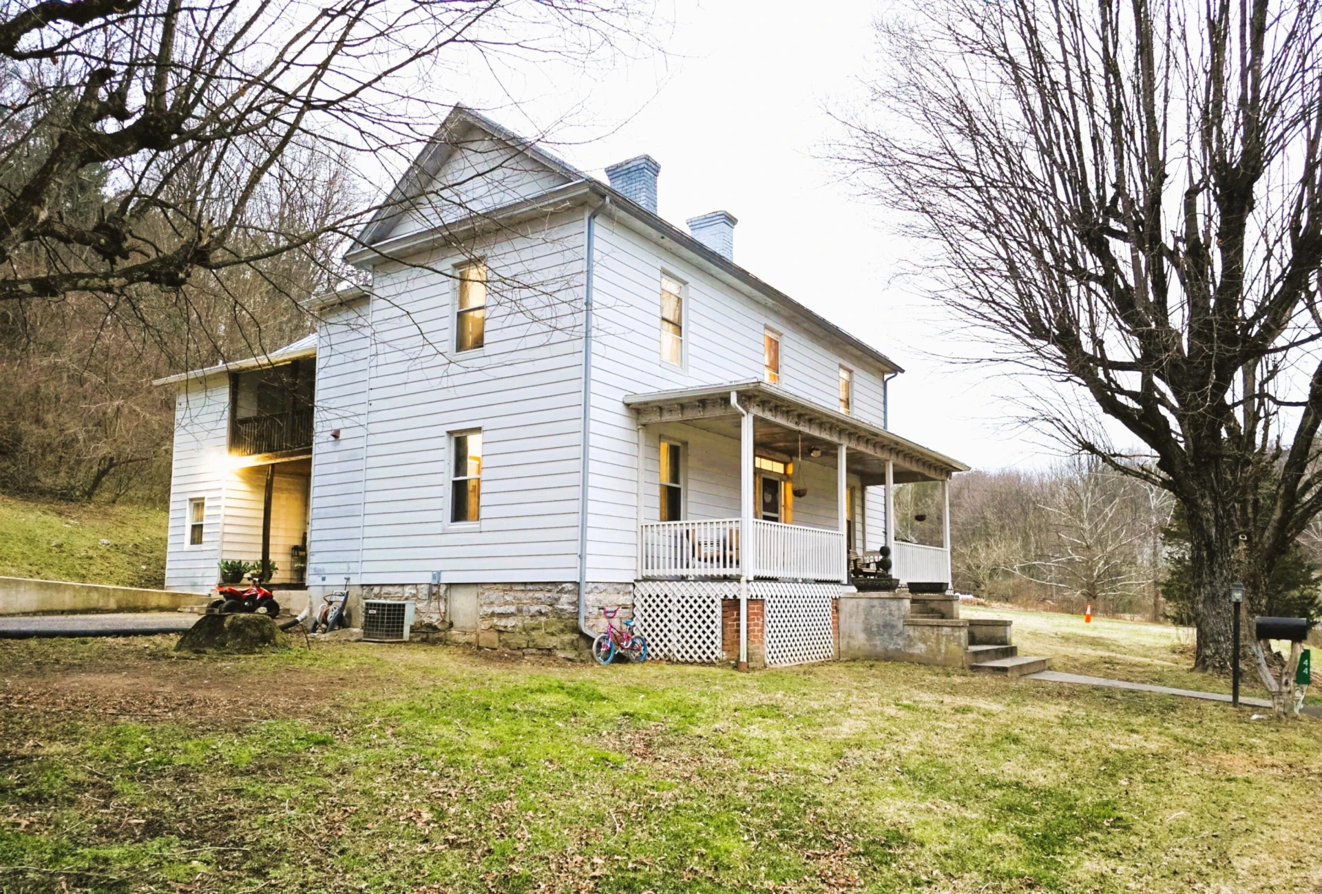 44 Swink Ln