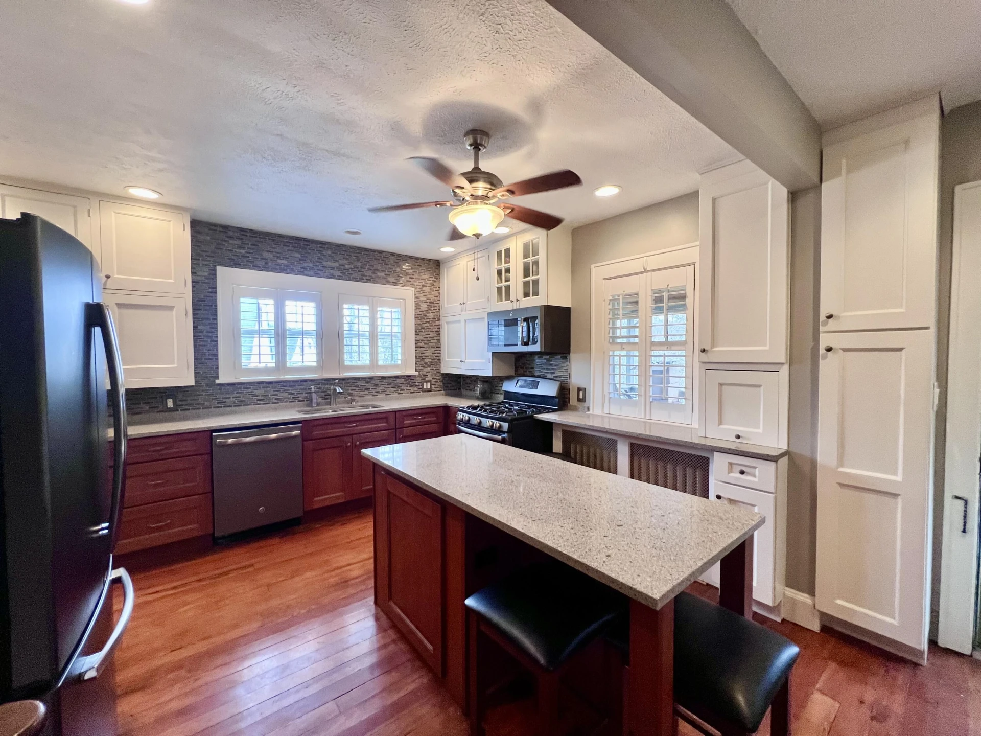 606 Stonewall St - Photo 15