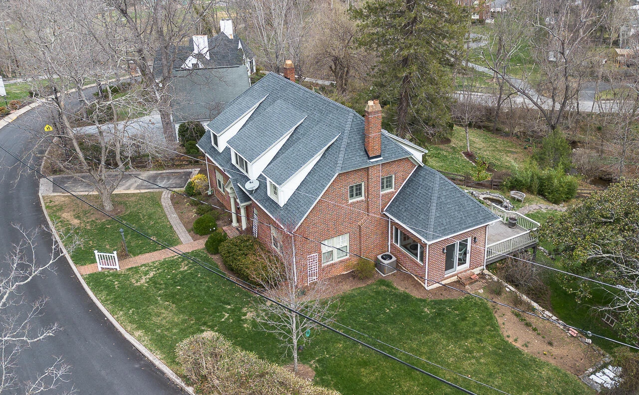 606 Stonewall St - Photo 2
