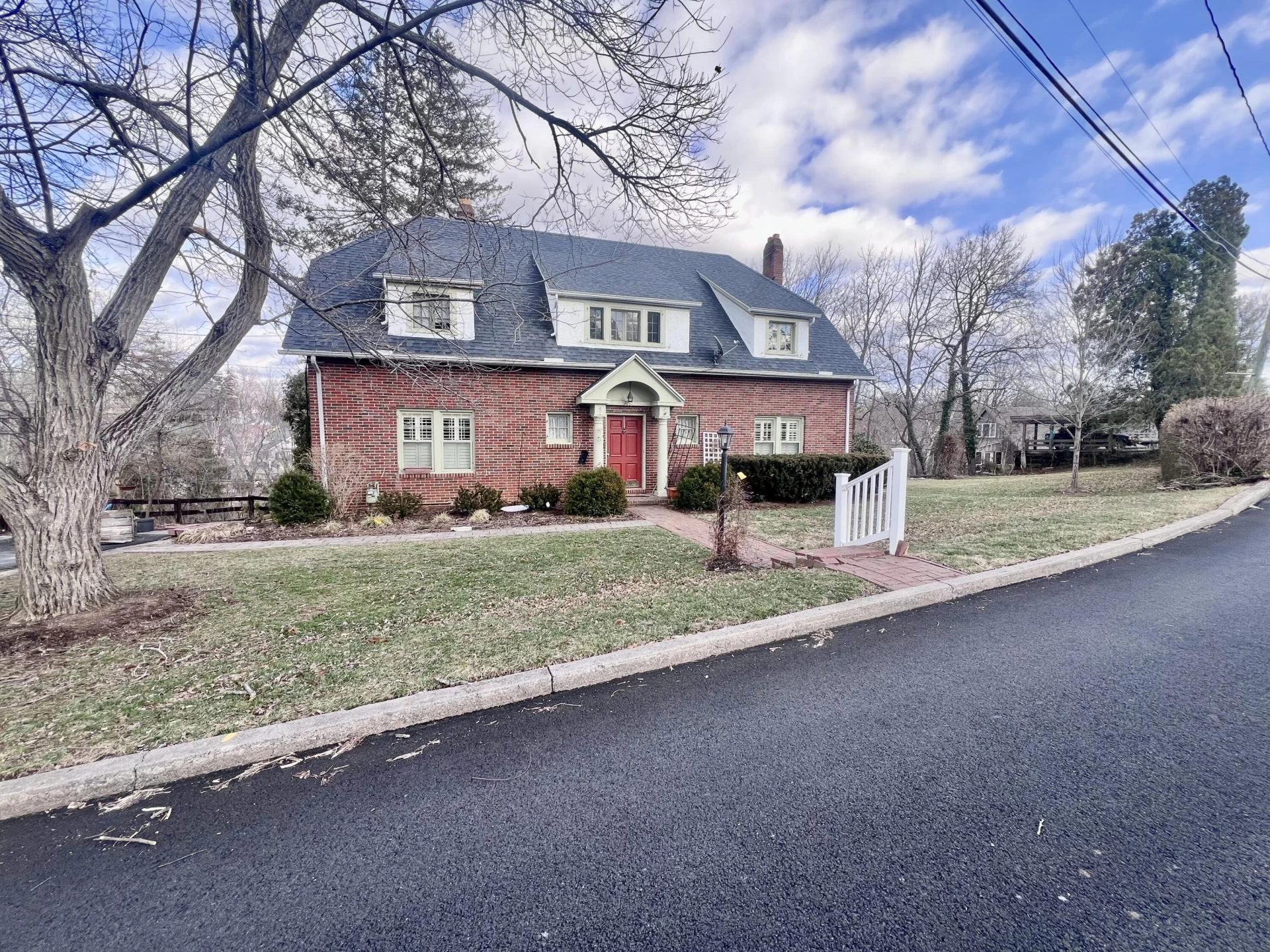 606 Stonewall St - Photo 3