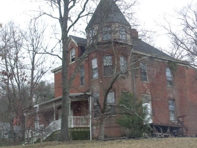 1040 Reservoir St - Photo 3