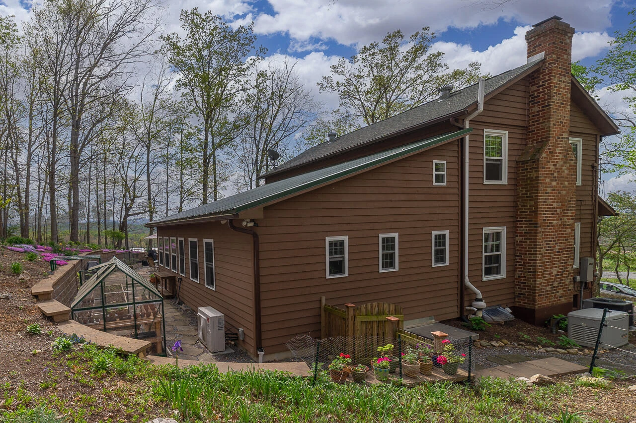 261 Reid Rd - Photo 3