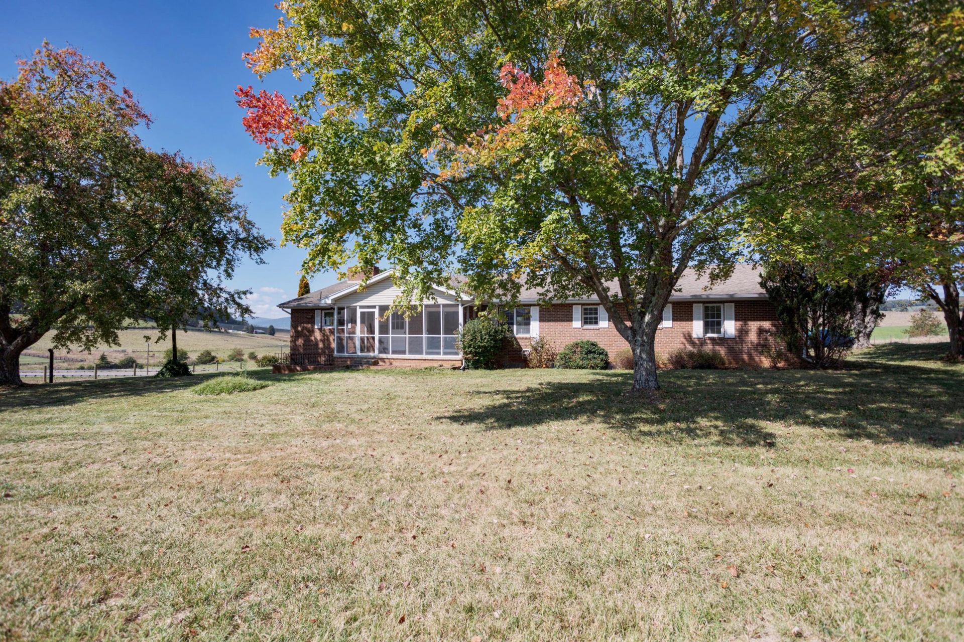 2834 BROWNSBURG Tpke - Photo 2