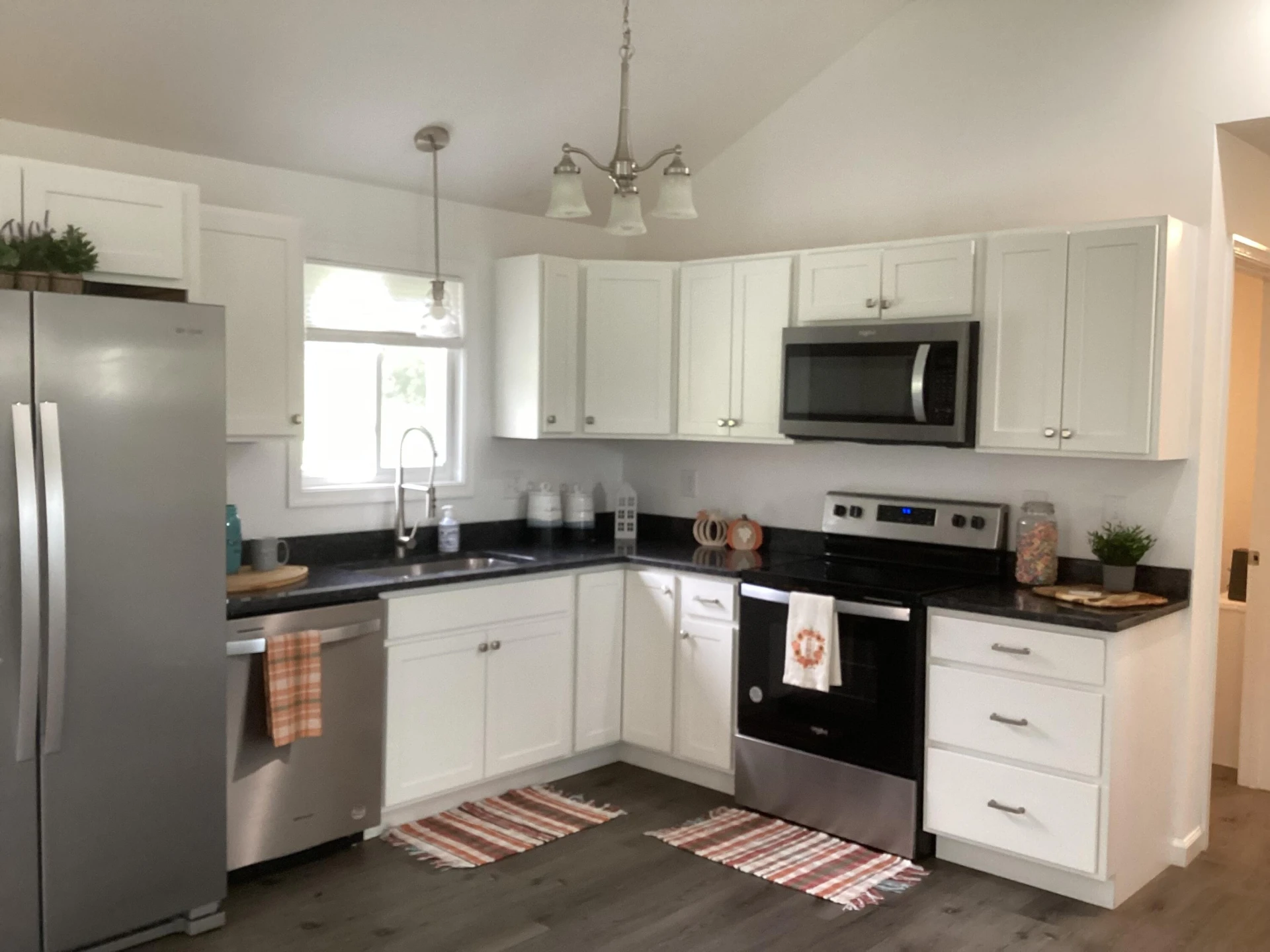1744 Cedar Ave - Photo 5