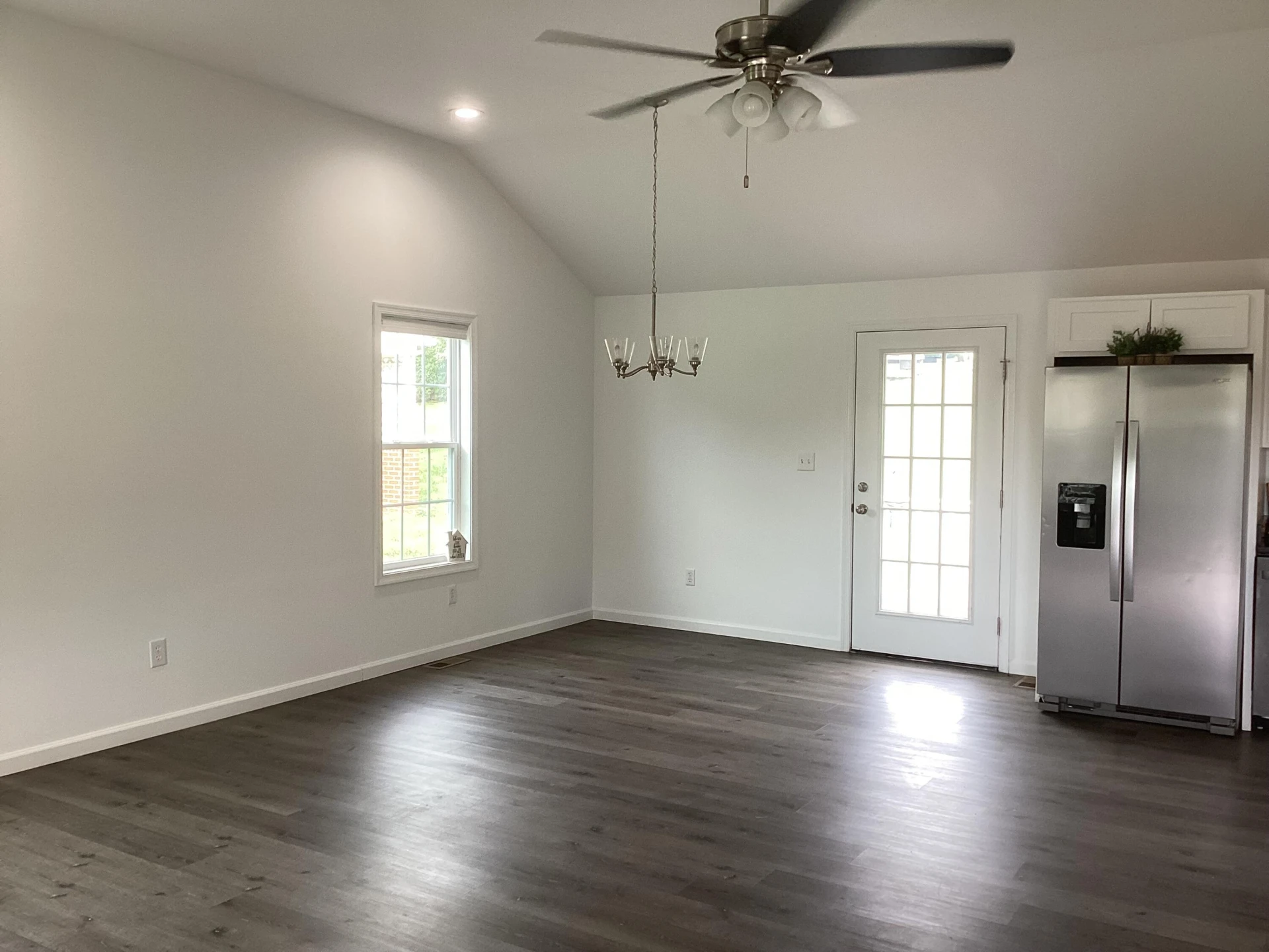 1744 Cedar Ave - Photo 7