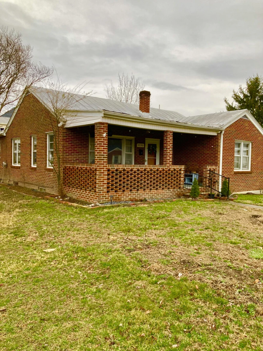 2350 Sycamore Ave - Photo 2