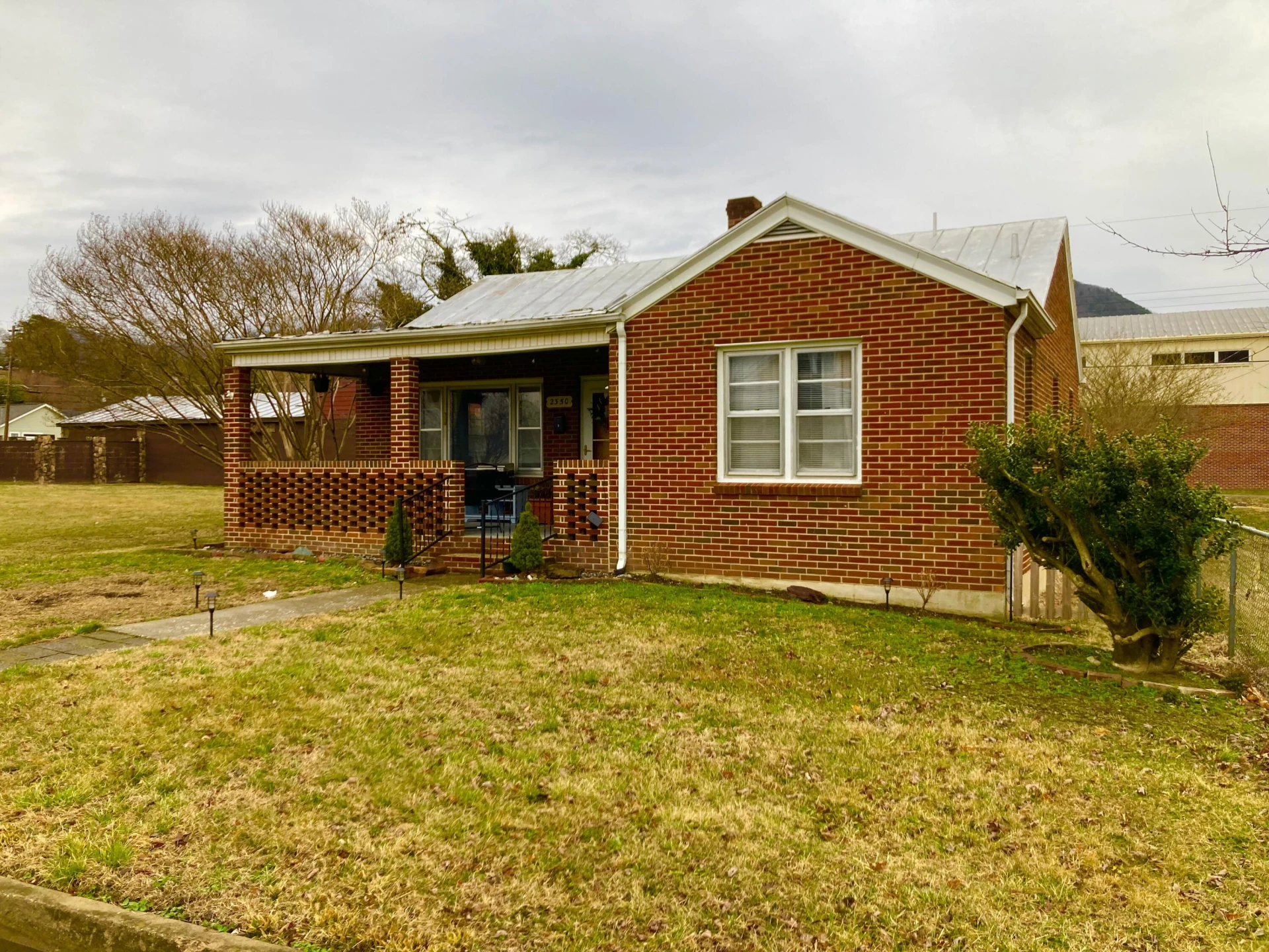 2350 Sycamore Ave - Photo 24