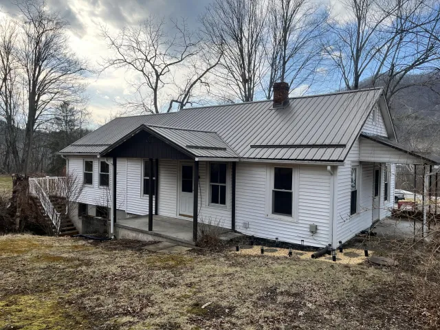 48 Incubator Hollow Rd, Hot Springs, VA, 24445