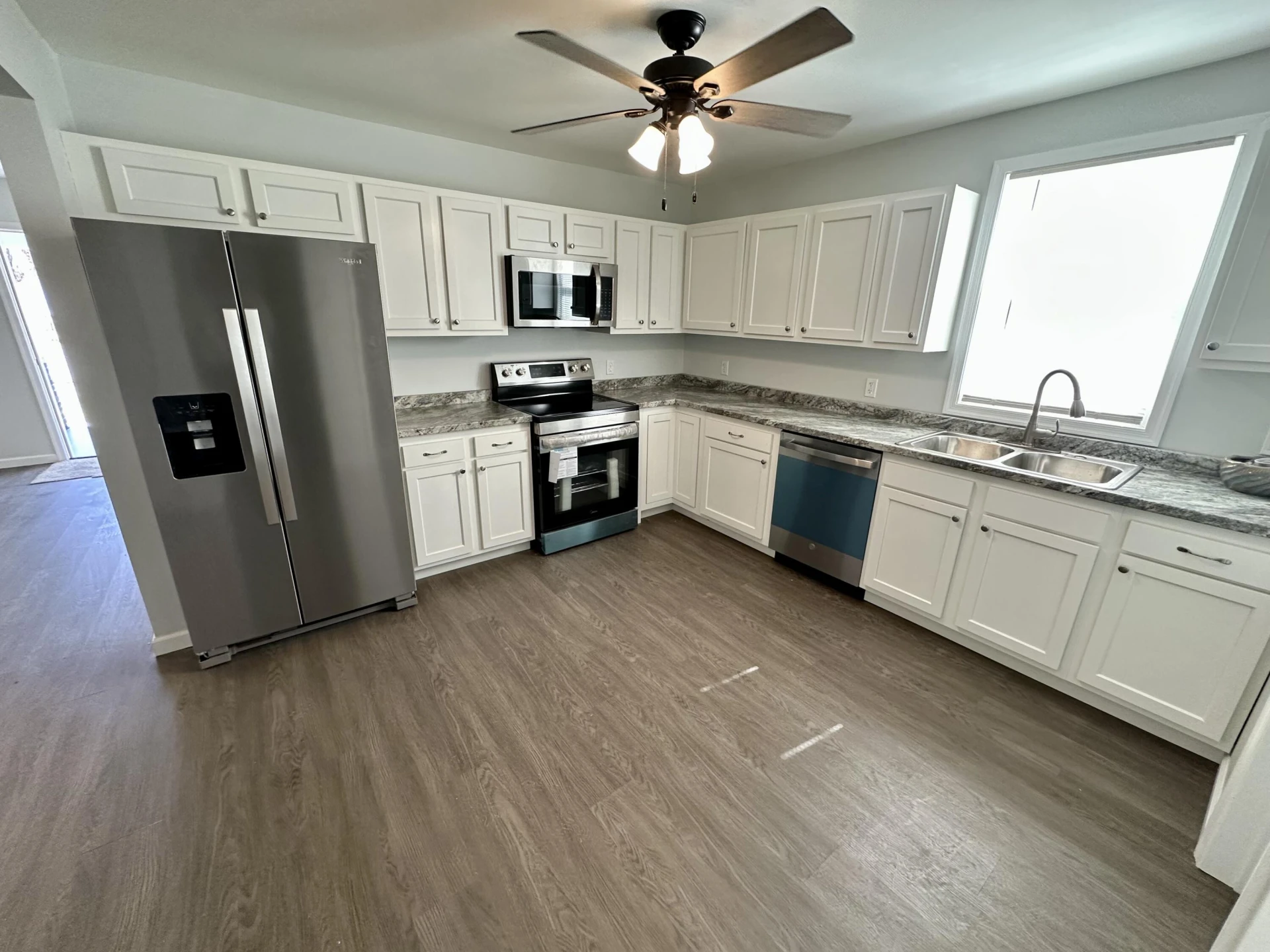 904 N Greenbrier Ave - Photo 5