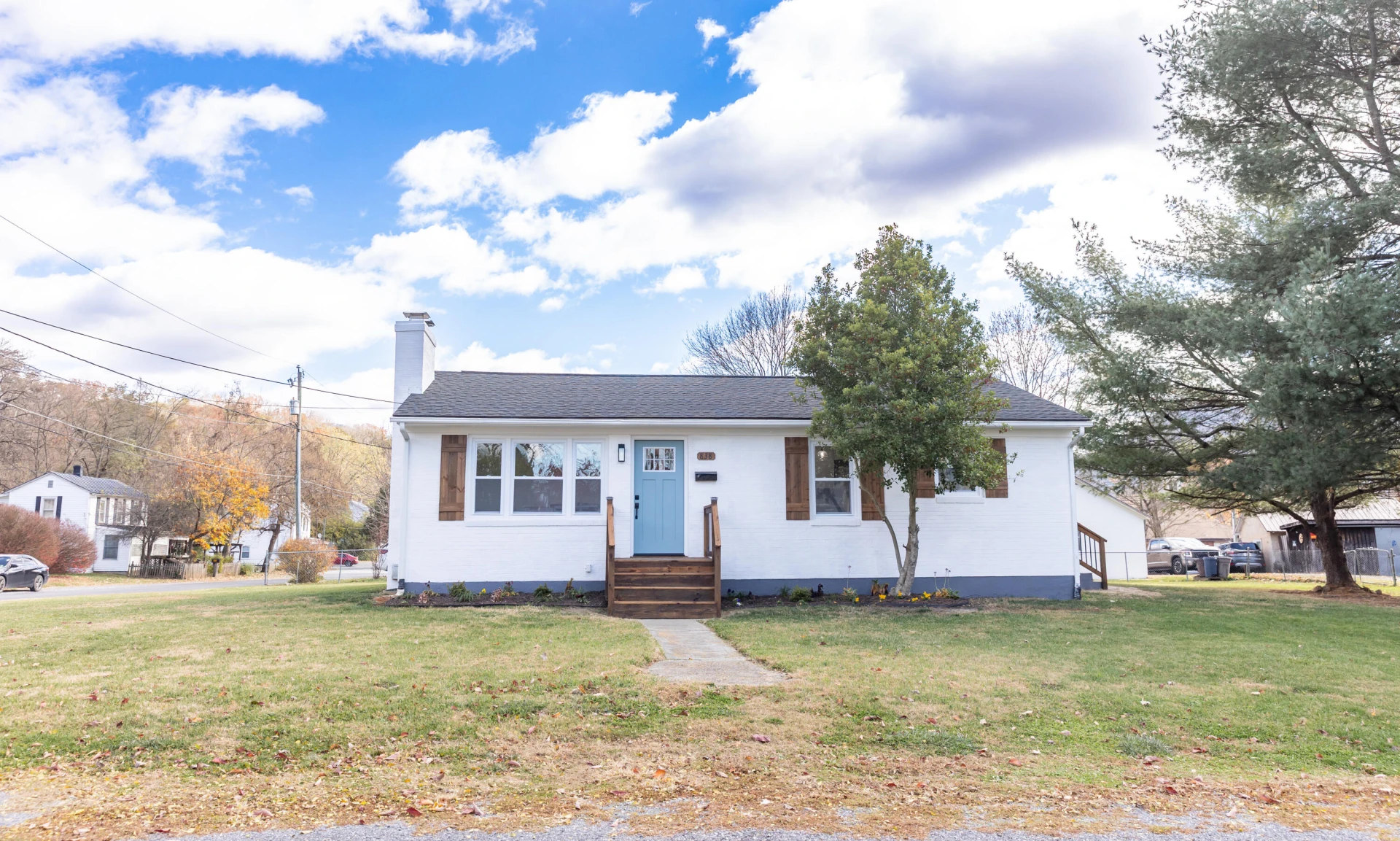 838 Carey St - Photo 2