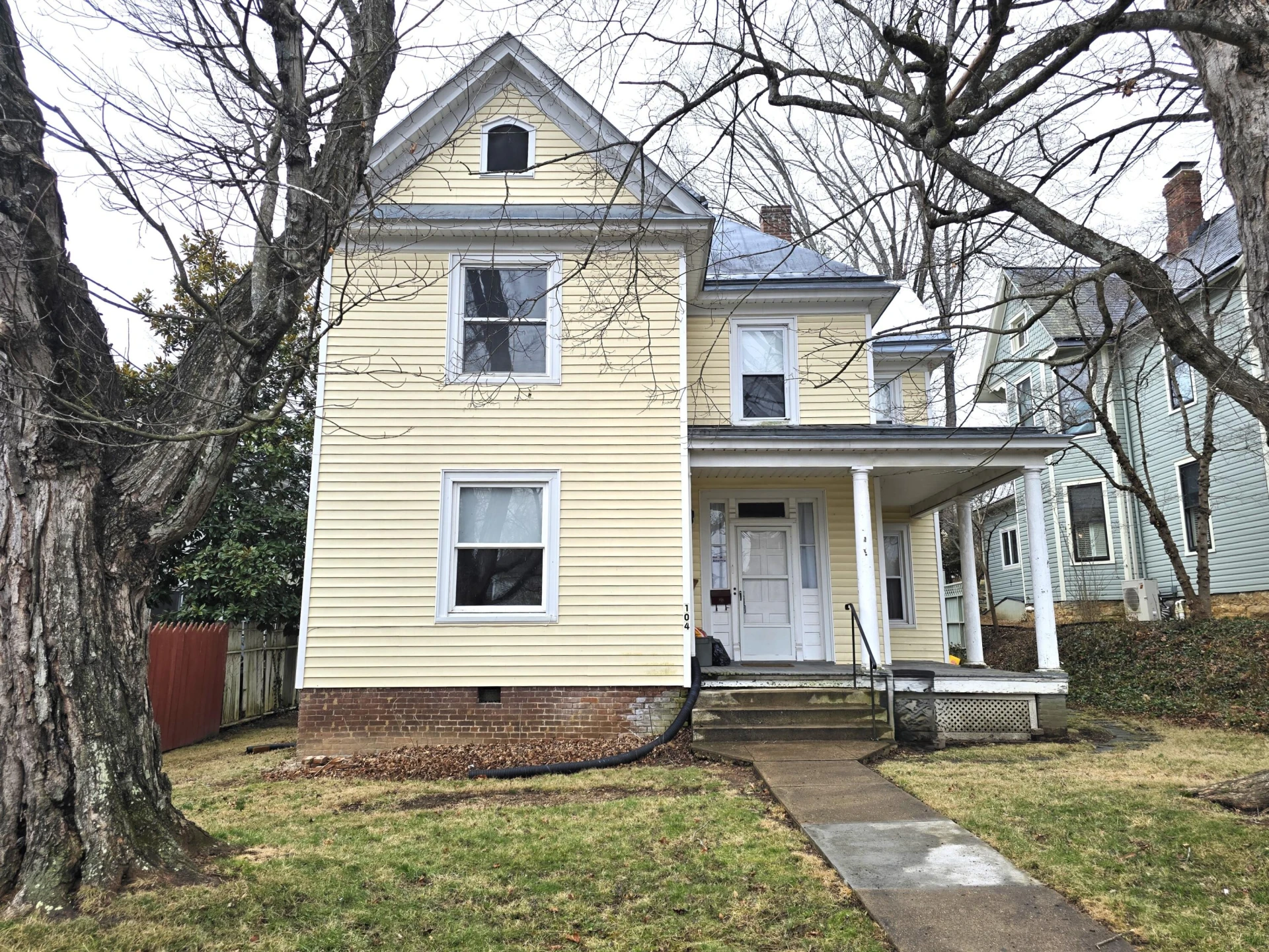 104 W Preston St - Photo 2
