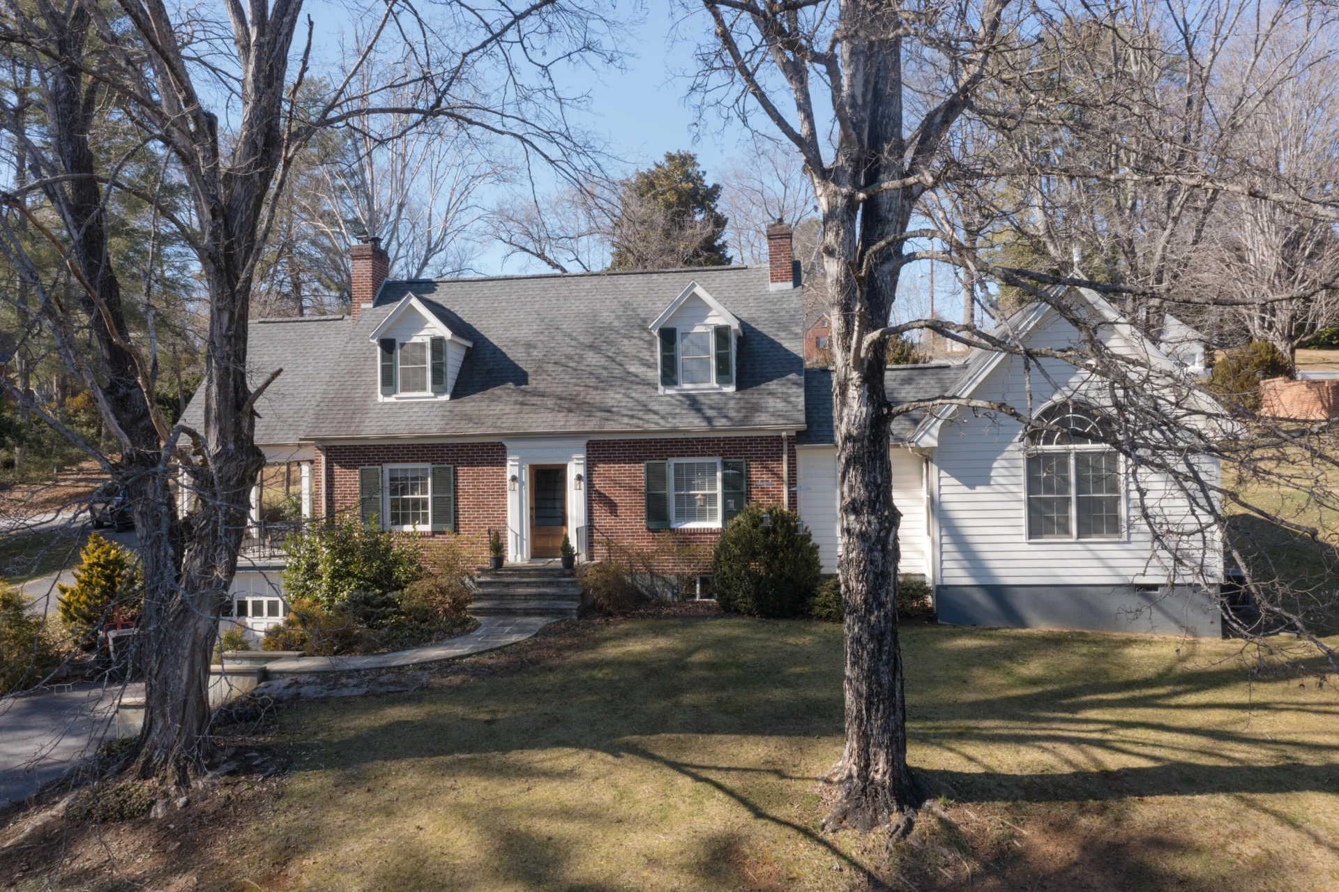 305 Overhill Dr