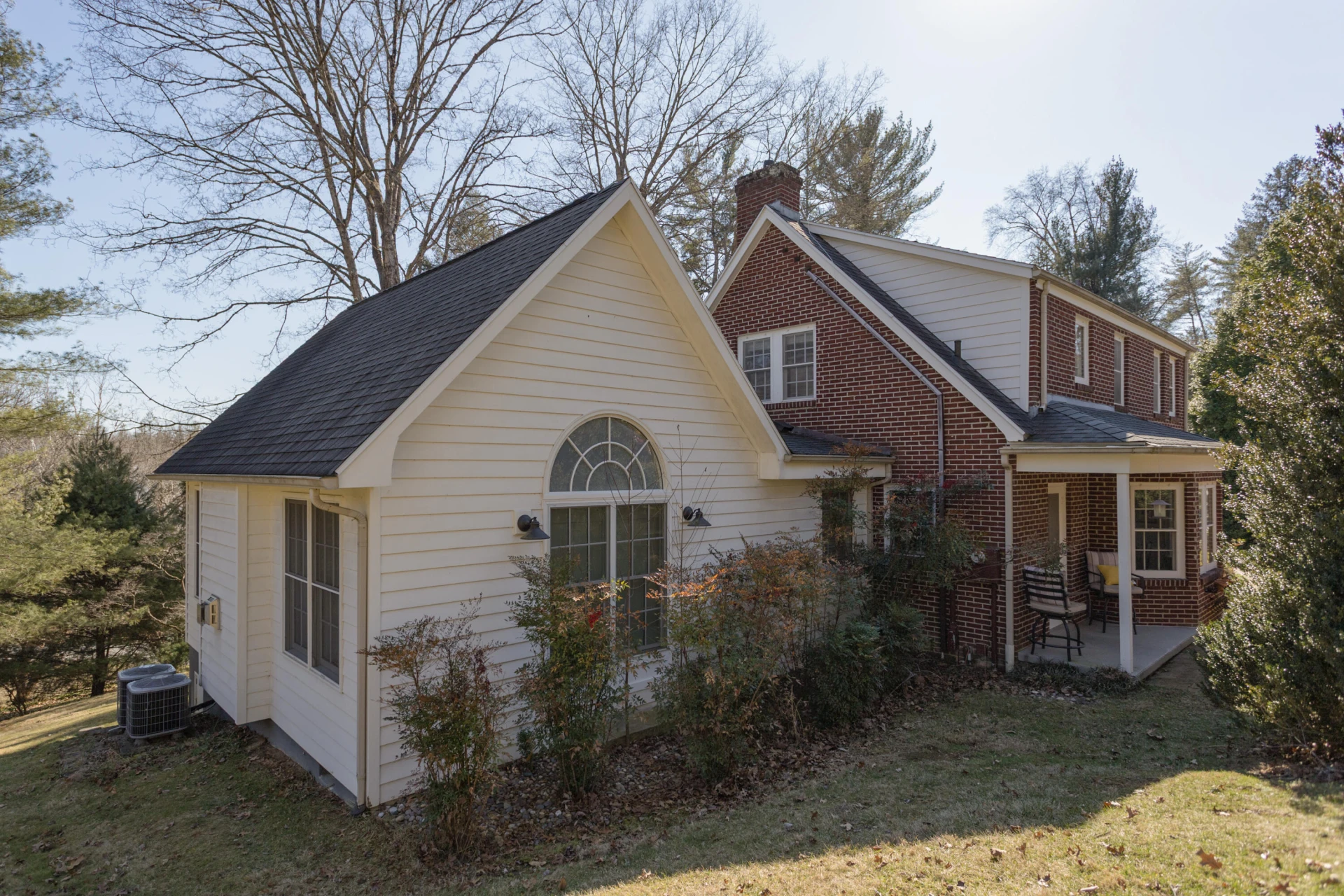 305 Overhill Dr - Photo 5