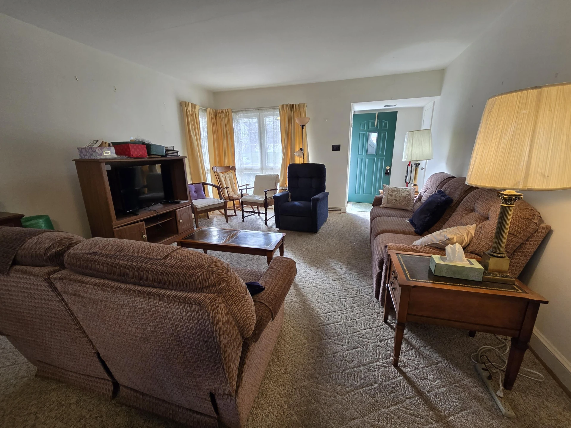 1533 S Howard Ave - Photo 2