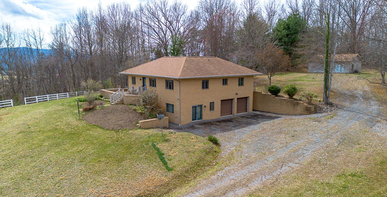 250 Forge Hill Ln