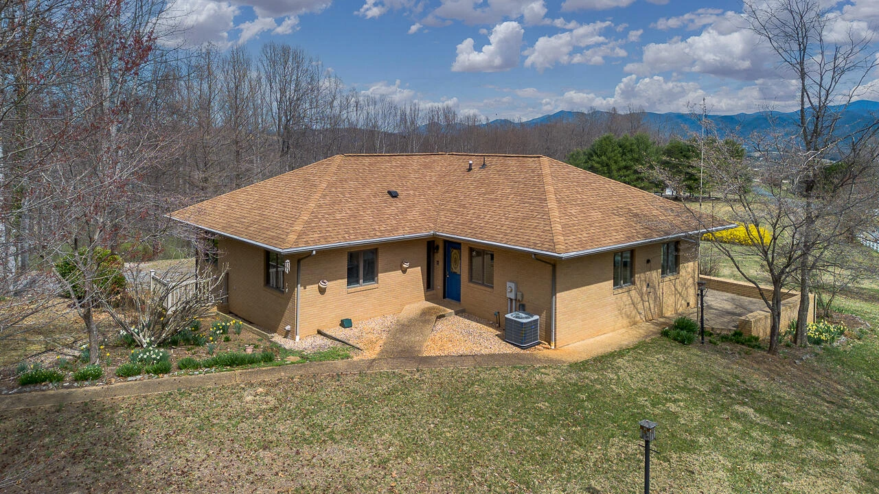 250 Forge Hill Ln - Photo 2