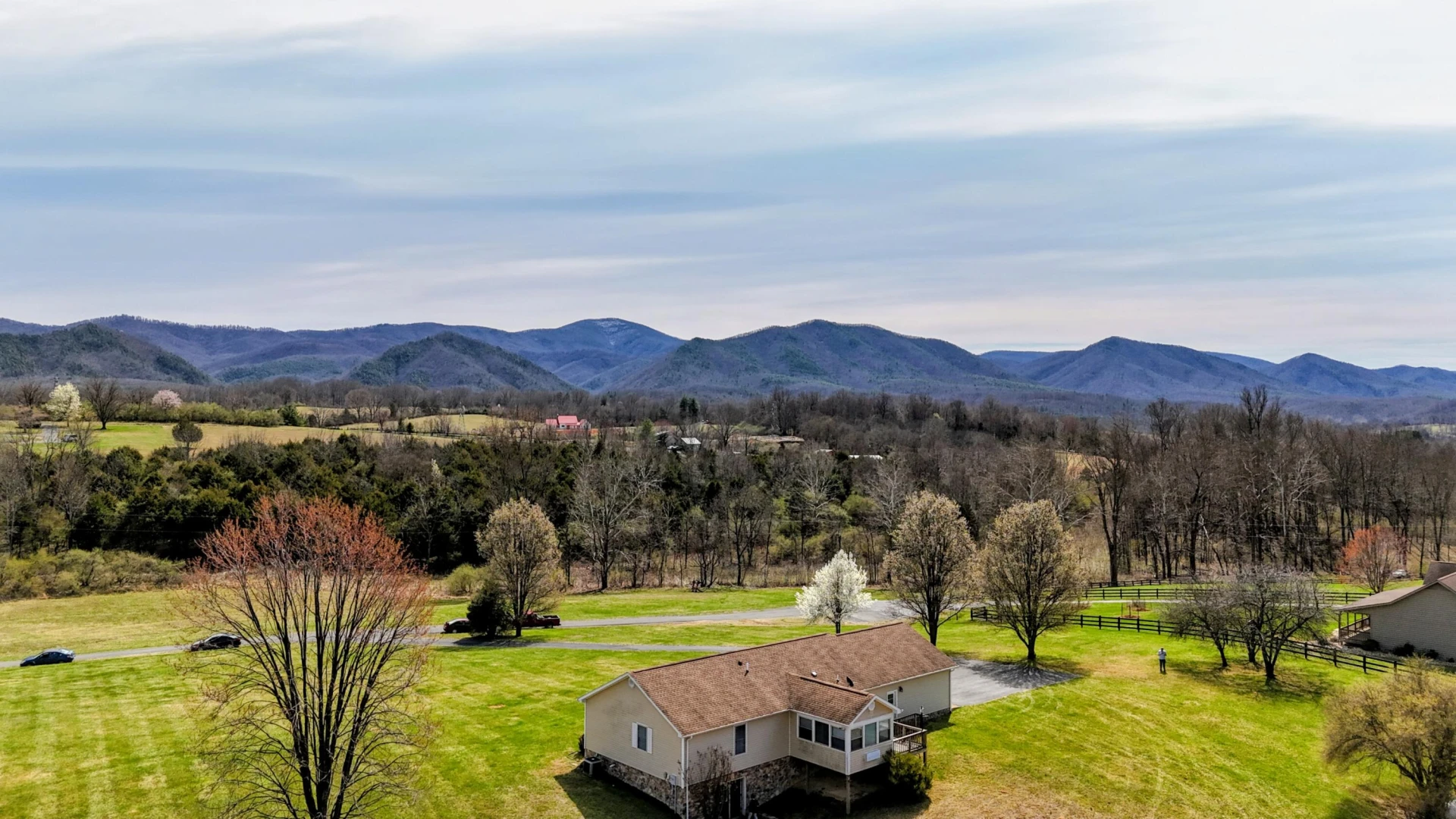 438 Wheatlan Dr - Photo 4