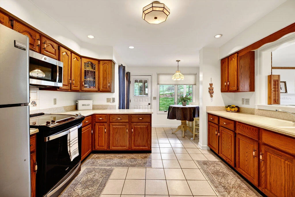 11 AVALON Ln - Photo 26