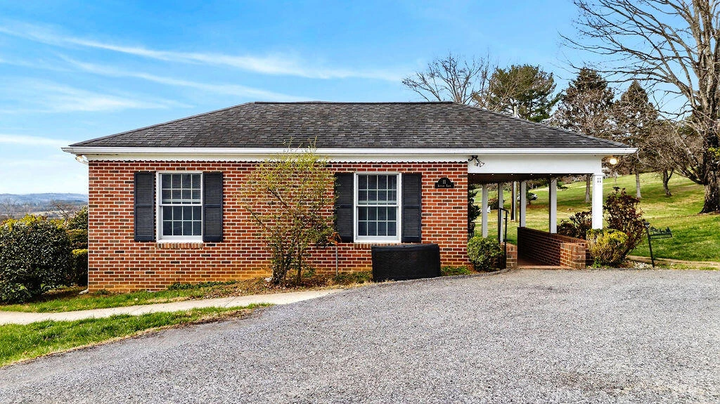 11 AVALON Ln - Photo 4