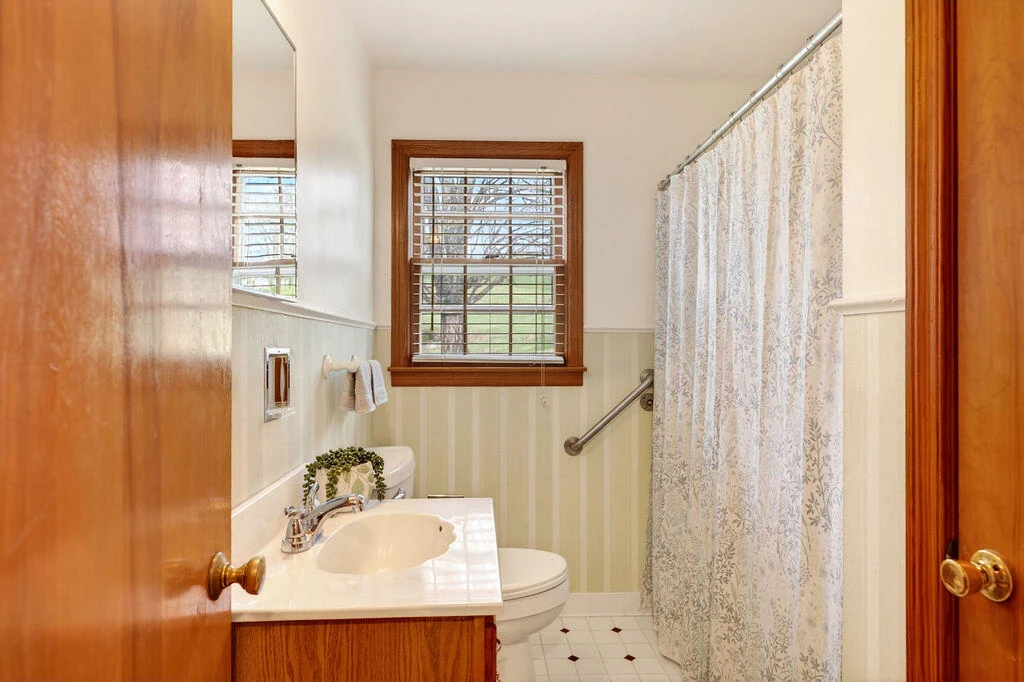 11 AVALON Ln - Photo 40