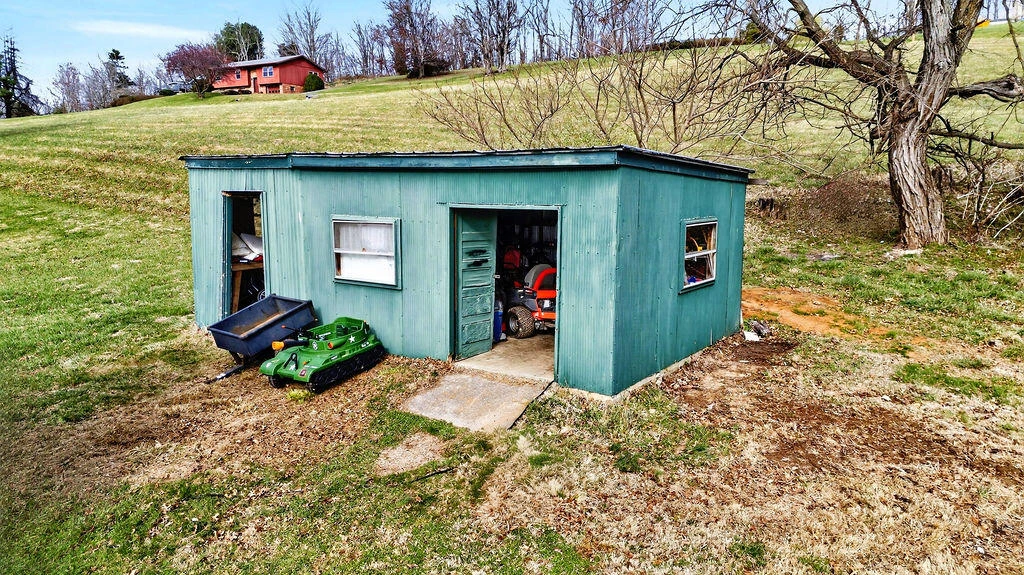 11 AVALON Ln - Photo 7