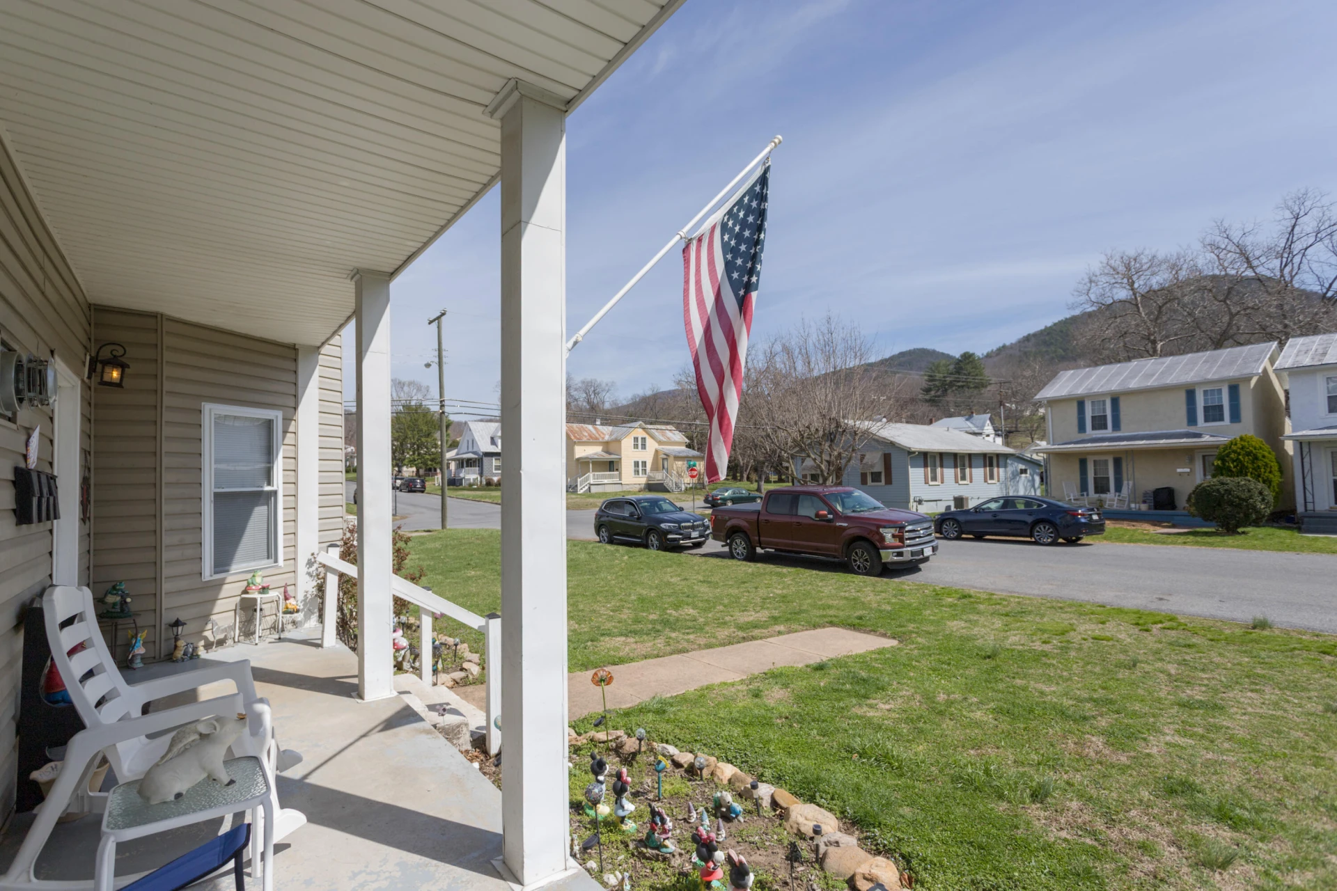 2165 Oak Ave - Photo 2